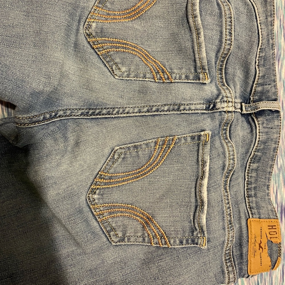 Hollister Jeans. - Picture 5 of 8